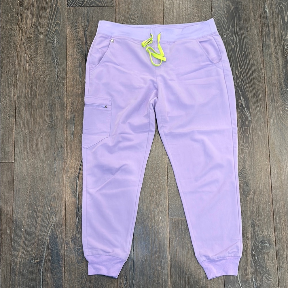 FIGS Women’s Zamora Jogger Scrub Pants - Lavender Dew